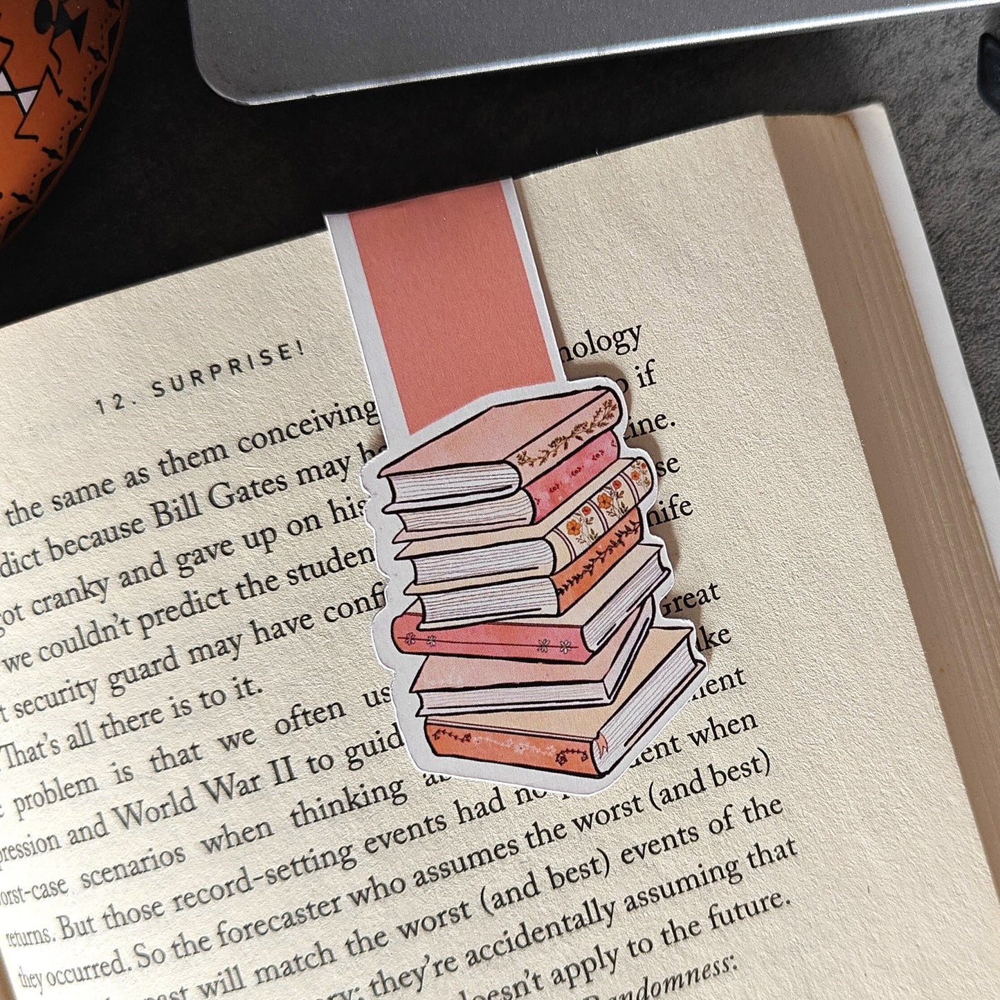 Book Tower - Magnetic Bookmark