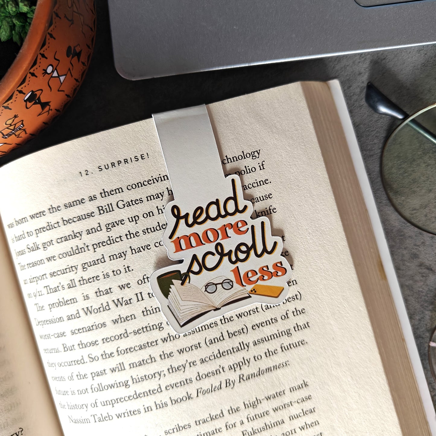 Read more scroll less - Magnetic Bookmark